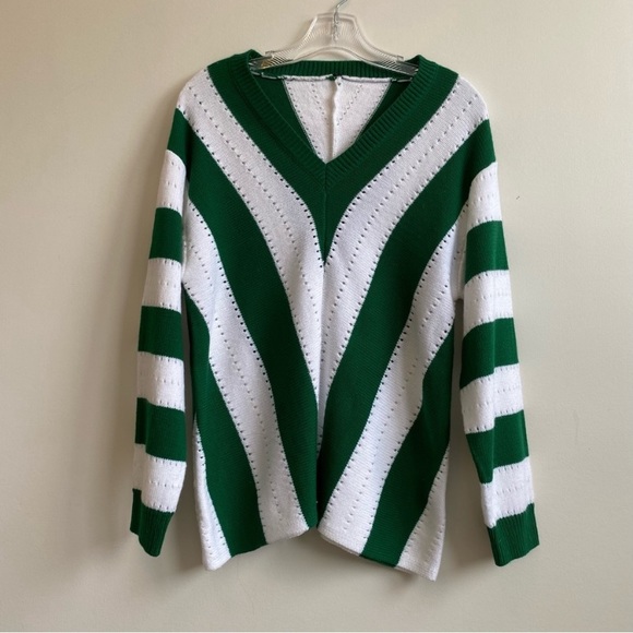 V-neck stripped white and green sweater - Picture 2 of 4
